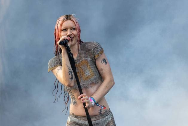 July 30, 2026, Chicago, Illinois, USA: RHIAN TEASDALE of Wet Leg during the Lollapalooza Music Festival at Grant Park in Chicago, Illinois Chicago USA  - ZUMAs135 20260730_zap_s135_054 Copyright: xDanielxDeSloverx