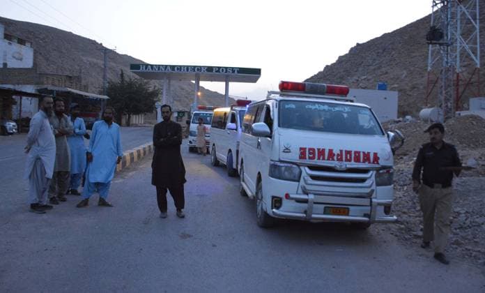 Pakistan coal mine collapse kills 2, traps 22, authorities say QUETTA, BALOCHISTAN, PAKISTAN - JULY 31: Rescue workers and local residents gather at the site of a coal mine explosion in the Sorange area, approximately 40 kilometers from Quetta, Balochistan, Pakistan, on July 31, 2026. Two miners were killed and 22 others remained trapped after a coal mine collapsed near Quetta in Pakistan s southwestern Balochistan province, provincial authorities said Thursday. Mazhar Chandio Anadolu Quetta Pakistan. Editorial use only. Please get in touch for any other usage.  Copyright: x2026xAnadoluxMazharxChandiox