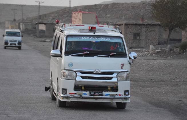 Pakistan coal mine collapse kills 2, traps 22, authorities say QUETTA, BALOCHISTAN, PAKISTAN - JULY 31: Rescue workers and local residents gather at the site of a coal mine explosion in the Sorange area, approximately 40 kilometers from Quetta, Balochistan, Pakistan, on July 31, 2026. Two miners were killed and 22 others remained trapped after a coal mine collapsed near Quetta in Pakistan s southwestern Balochistan province, provincial authorities said Thursday. Mazhar Chandio Anadolu Quetta Pakistan. Editorial use only. Please get in touch for any other usage.  Copyright: x2026xAnadoluxMazharxChandiox