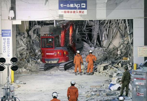 Aftermath of strong earthquake in Kumamoto Efforts are under way to remove debris at the Aeon Mall Kumamoto shopping center in Kashima, Kumamoto Prefecture, southwestern Japan, on July 31, 2026, three days after a deadly explosion following a powerful earthquake.  A14AA0005624659P
