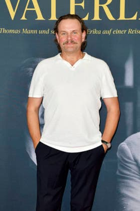 Devid Striesow bei der Premiere des Kinofilms Vaterland im Delphi-Filmpalast am Zoo. Berlin, 30.07.2026 *** Devid Striesow at the premiere of the movie *Vaterland* at the Delphi Filmpalast am Zoo in Berlin, July 30, 2026 Foto:xM.xBehrensx xFuturexImagex vaterland_6718