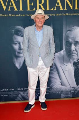 Hanns Zischler bei der Premiere des Kinofilms Vaterland im Delphi-Filmpalast am Zoo. Berlin, 30.07.2026 *** Hanns Zischler at the premiere of the movie *Vaterland* at the Delphi Filmpalast am Zoo in Berlin, July 30, 2026 Foto:xM.xBehrensx xFuturexImagex vaterland_6723
