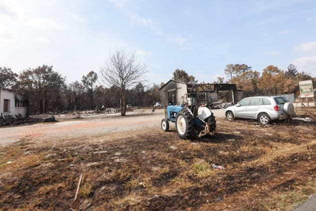 Fires in Gironde: One of the many homes destroyed on Avenue du Bassin d Arcachon in Le Porge, Gironde, on July 30, 2026. Jean Marc LHOMER Bestimage. Images of the damage caused by the fires ravaging the Gironde region of France.  Copyright: xJean-MarcxLhomerx xBestimagexJean-MarcxLhomerx xBestimagex