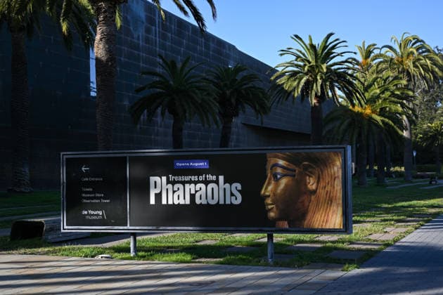 San Francisco Mayor Daniel Lurie welcomes Egyptian Minister Sherif Fathi Attia SAN FRANCISCO, CA - JULY 30: A view of a sign outside of the de Young Museum as Mayor Daniel Lurie delivers remarks during the Treasures of the Pharaohs Exhibition opening event as Egyptian Minister Sherif Fathi Attia of Tourism and Antiquities attends in San Francisco, California, United States on July 30, 2026. Tayfun Coskun Anadolu California United States. Editorial use only. Please get in touch for any other usage.  Copyright: x2026xAnadoluxTayfunxCoskunx