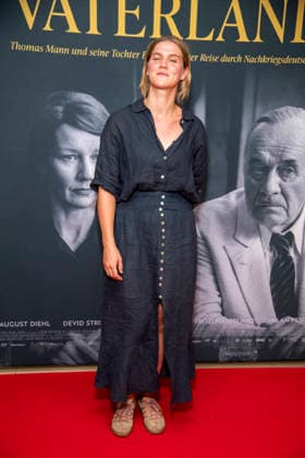 ABB VATERLAND- Nele Trebs zu Gast auf dem roten Teppich bei der Berliner Kino Film Premiere des Filmes Vaterland im Delphi Kino Berlin den 30.07.2026 Berlin Deutschland *** ABB VATERLAND: Nele Trebs makes a guest appearance on the red carpet at the Berlin film premiere of *Vaterland* at the Delphi Kino Berlin on July 30, 2026, in Berlin, Germany