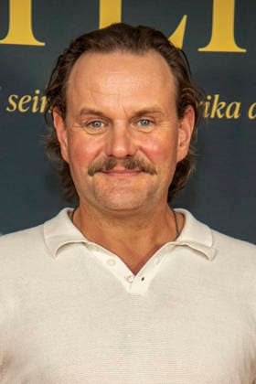 ABB VATERLAND- Devid Striesow Schauspieler zu Gast bei der Berliner Kino Film Premiere des Filmes Vaterland im Delphi Kino Berlin den 30.07.2026 Berlin Deutschland *** ABB VATERLAND: Actor Devid Striesow Attends the Berlin Premiere of the Film *Vaterland* at the Delphi Cinema in Berlin on July 30, 2026, Berlin, Germany