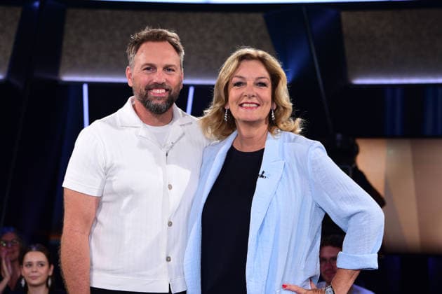 Steven Gaetjen und Bettina Tietjen bei der NDR Talk Show am 31.07.2026 in Hamburg NDR Talk Show am 31.07.2026 in Hamburg *** Steven Gaetjen and Bettina Tietjen on the NDR Talk Show on July 31, 2026, in Hamburg NDR Talk Show on July 31, 2026, in Hamburg