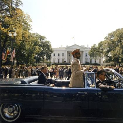 RECORD DATE NOT STATED Emperor haile selassi 1892-1975, of Ethiopia with President John Kennedy in Washington 1963 Emperor haile selassi 1892-1975, of Ethiopia with President John Kennedy in Washington 1963 Editorial use only. All other uses to be cleared with the copyright owner (World History Archive), in advance., WHA_033_0986.jpg, Emperor Haile Selassie; President John F. Kennedy; Ethiopia; Washington; 1963; historical meeting; world leaders; African leader; American president; diplomatic visit; international relations; black and white photo; political figures; iconic moment; United States; African history; Ethiopian royalty; US government; 20th century; famous meeting; diplomatic ties; African-American relations; iconic leaders; histor Copyright: xx