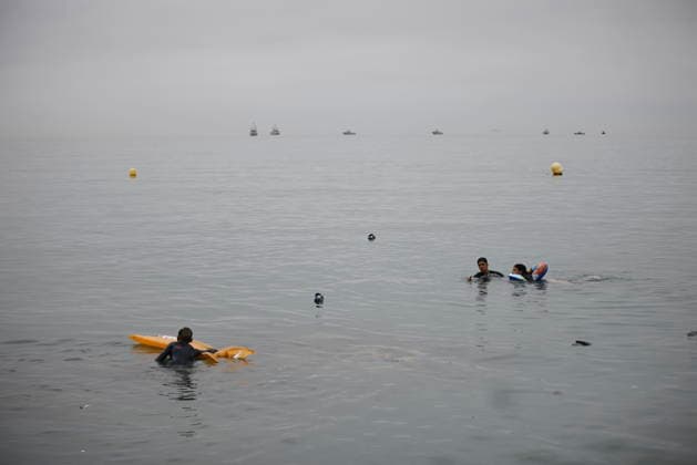 Ceuta wakes up to a steady stream of people from Morocco and thousands of young people wandering the streets. Several migrants attempt to swim across the border on July 31, 2026, in Ceuta, Spain. The autonomous city of Ceuta awoke to a steady stream of people continuing to enter from Morocco early this morning, following a night in which the influx through the border area never ceased. Thousands of migrants have entered the autonomous city today by swimming and also on on foot along the breakwater that separates the autonomous city from Morocco. Police sources indicate that more than 20,000 people have entered Spain. JULY 31, 2026. Jesús, Ceuta, Ceuta, Spain  Copyright: xJesusxTorresx 7696750