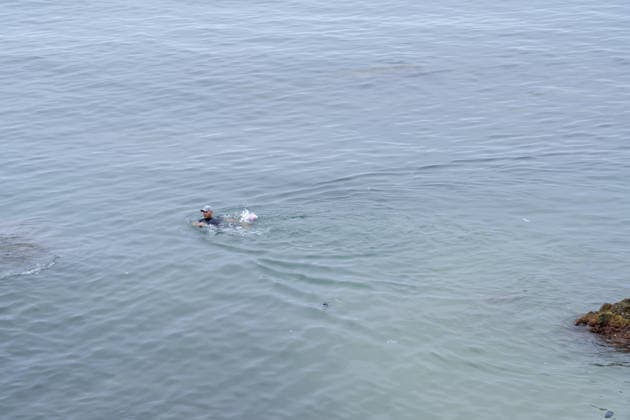 Moroccan forces block irregular migrants attempting to reach Ceuta FNIDEQ, MOROCCO - JULY 31: An irregular migrant swims off the coast of Fnideq while attempting to reach Ceuta, the Spanish-administered territory in North Africa, on July 31, 2026 in Fnideq, Morocco. Authorities blocked roads across the northern city and deployed additional security measures to prevent migrants from reaching Ceuta, the Spanish-administered territory in North Africa. Hicham Rachidi Anadolu Fnideq Fas. Editorial use only. Please get in touch for any other usage.  Copyright: x2026xAnadoluxHichamxRachidix