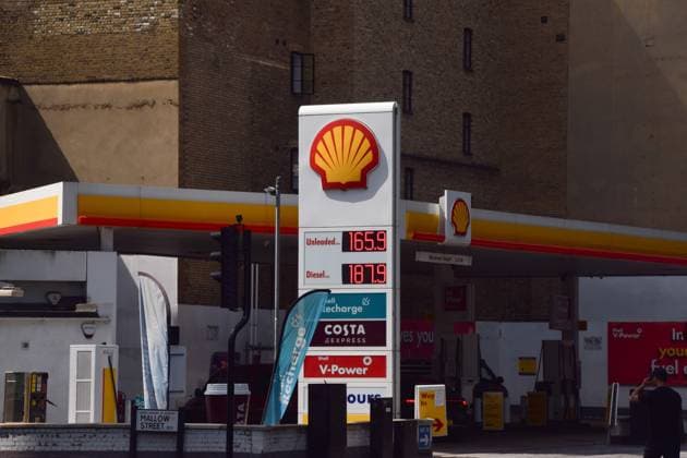 July 31, 2026, London, United Kingdom: General view of a Shell petrol station..Petrol prices in the UK have risen to their highest this year following the latest US attacks on Iran. London United Kingdom  - ZUMAs197 20260731_aaa_s197_015 Copyright: xVukxValcicx
