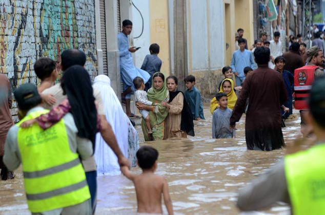 Death toll from rains, flash floods rises to 121 across Pakistan PESHAWAR, PAKISTAN, JULY, 31: Residents wade through floodwaters after heavy monsoon rains caused urban flooding in Peshawar, Pakistan, on July 31, 2026. The death toll from rains, flash floods and landslides across Pakistan has risen to 121 during the ongoing monsoon season, the country’s National Disaster Management Authority (NDMA) said. Hussain Ali Anadolu Peshawar Pakistan. Editorial use only. Please get in touch for any other usage.  Copyright: x2026xAnadoluxHussainxAlix