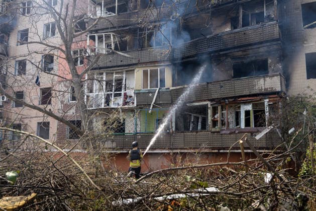 July 31, 2026, Kramatorsk, Donetsk Oblast, Ukraine: Emergency services tackle an air strike by Russian forces on a residential area in Kramatorsk, Donetsk Oblast, Ukraine. Kramatorsk Ukraine - ZUMAm350 20260731_zip_m350_015 Copyright: xCameronxJones-Manleyx