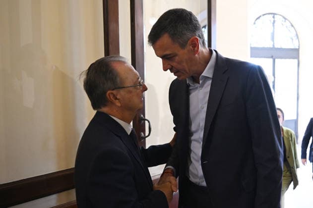Spanish PM Pedro Sanchez visits Ceuta CEUTA, SPAIN - JULY 31: (----EDITORIAL USE ONLY - MANDATORY CREDIT - LA MONCLOA (SPANISH GOVERNMENT) HANDOUT - NO MARKETING NO ADVERTISING CAMPAIGNS - DISTRIBUTED AS A SERVICE TO CLIENTS----) Spain s Prime Minister Pedro Sanchez (R) and Minister of Interior Fernando Grande Marlaska visit the Spanish city of Ceuta in North Africa following an attempted sea crossing by migrants from Morocco on July 31, 2026. Spanish Prime Minister Pedro Sanchez on Friday described the mass influx of migrants into the Spanish enclave of Ceuta as an attack and a violation of Spain s territorial integrity, while pledging to restore normality as soon as possible. La Moncloa (Spanish Government) Handout Anadolu Ce  Copyright: x2026xAnadoluxLaxMoncloax(SpanishxGovernment)x xHandoutx