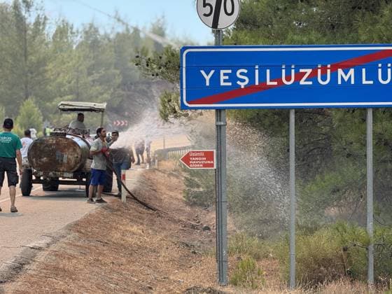 Firefighting efforts continue in Turkiye s Fethiye MUGLA, TURKIYE - JULY 31: Firefighters, Turkish General Directorate of Forestry teams and citizens continue their efforts by air and land to extinguish the fire that broke out in the forest area in Fethiye district of Mugla, Turkiye on July 31, 2026. Onur Cadir Anadolu Mugla Turkey. Editorial use only. Please get in touch for any other usage.  Copyright: x2026xAnadoluxOnurxCadirx