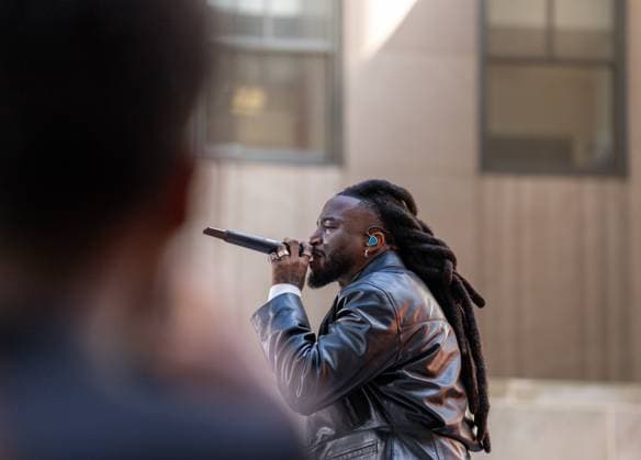 RECORD DATE NOT STATED Shaboozey Took the Stage for NBC™s Today Citi Concert Series Performance (NEW) Shaboozey Took the Stage for NBC™s Today Citi Concert Series Performance. July 31, 2026, Rockefeller Plaza, NewYork, USA. Shaboozey energized the Today plaza with a morning performance as part of NBC™s Citi Concert Series. The singer-songwriter delivered an engaging set for fans, bringing his signature blend of country, hip-hop and rock influences to one of television™s popular summer concert events. Credit: Jorge Estrellado Thenews2(Foto: Jorge Estrellado Thenews2 imago images) Shaboozey Took the Stage for NBC™s Today Citi Concert Series Performance  Copyright: xJorgexEstrelladox