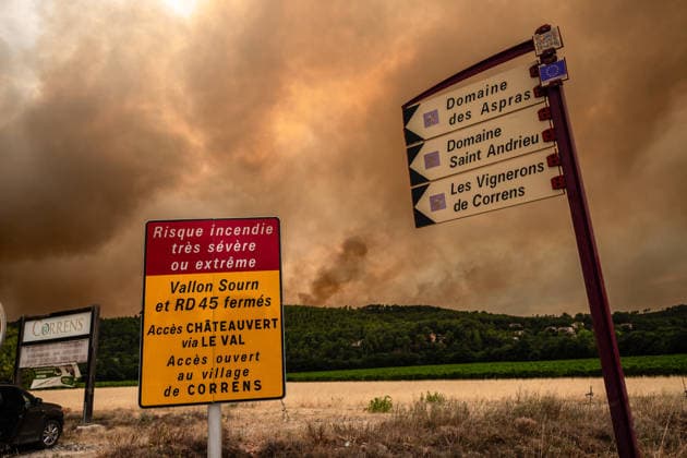 Wildfires in France - The Gros Bessillon Fire Reignited The Gros Bessillon wildfire in the Var region reignited today west of Correns, France, on July 31, 2026. Photo by Laurent Coust ABACAPRESS.com Correns France  Copyright: xCoustxLaurent ABACAx