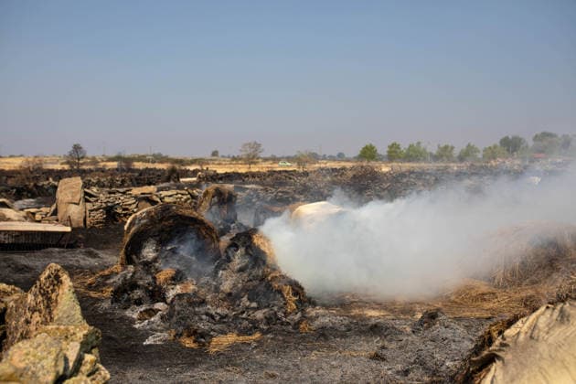Residents of 12 of the 14 towns evacuated due to the Fermoselle fire have been relocated, and restrictions have been lifted in two municipalities. House destroyed by a wildfire, as of July 31, 2026, in Formariz, Zamora, Castile and León, Spain. Castile and León Civil Protection reported on Friday that residents evacuated due to the Fermoselle fire in Zamora—from the towns of Pasariegos, Villar del Buey, Dehesa de Pedraza, Cibanal, Formariz, Muga de Sayago, Tudera, Arganín, Badilla, Cozcurrita, Zafara, Palazuelo de Sayago, and Fornillos de Fermoselle, while lockdown measures have been lifted in the municipalities of Fermoselle and Fariza, and the towns of Mámoles and Pinilla de Fermoselle remain evacuated. Thus, only the towns of Mámoles an  Copyright: xPalomaxV.xEscarpax 7697493