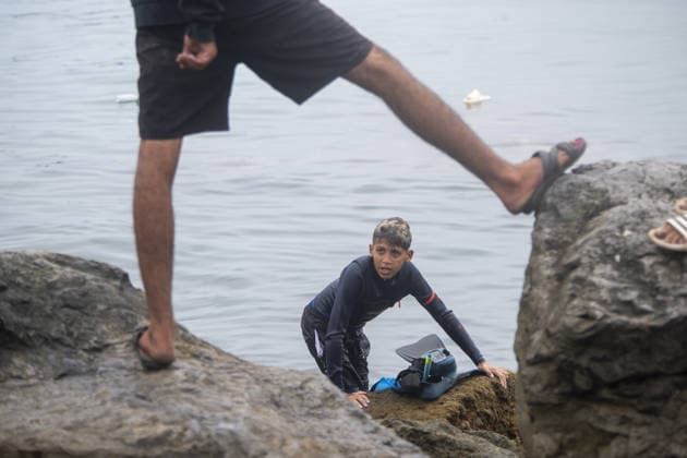 Hundreds of migrants reach Spain s Ceuta after swimming from Morocco CEUTA, SPAIN - JULY 31: Hundreds of migrants attempt to swim from Morocco to the Spanish city of Ceuta in North Africa, while the number of arrivals exceeded 1,500 in just over a week, according to local news, in Ceuta, Spain on July 31, 2026. Marcos Moreno Anadolu Ceuta Spain. Editorial use only. Please get in touch for any other usage.  Copyright: x2026xAnadoluxMarcosxMorenox