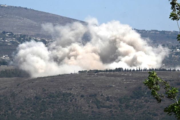 Extensive destruction in the ??southern Lebanon targeted by Israel with explosives BEAUFORT, LEBANON - JULY 31: Heavy smoke billowed from the area as a result of the powerful explosions following Israeli military airstrikes using 700 tons of explosives in the Shaqif (Beaufort) region of southern Lebanon on July 31, 2026. Houssam Shbaro Anadolu Beaufort Lebanon. Editorial use only. Please get in touch for any other usage.  Copyright: x2026xAnadoluxHoussamxShbarox