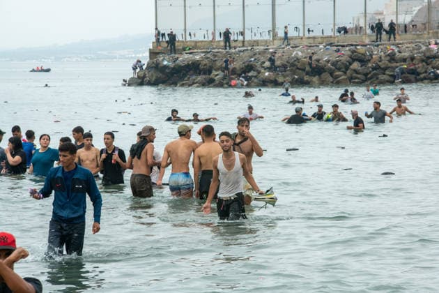 July 31, 2026, Ceuta, Ceuta, Spain: Hundreds of migrants attempt to swim from Morocco to the Spanish city of Ceuta in North Africa. Ceuta Spain  - ZUMAd308 20260731_zsp_d308_014 Copyright: xJuanxCarlosxLucasx