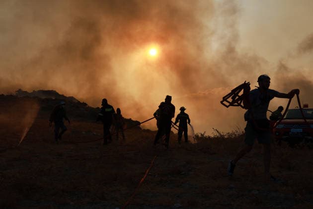 Wildfires continue in Rethymno region of Crete CRETE, GREECE - JULY 31: Firefighters battle a wildfire burning near the village of Drimiskos in the Rethymno region on the island of Crete, Greece, on July 31, 2026. Costas Baltas Anadolu Crete Greece. Editorial use only. Please get in touch for any other usage.  Copyright: x2026xAnadoluxCostasxBaltasx