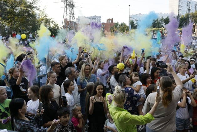Holi Festival of Colors in Moscow, MOSCOW, RUSSIA - JULY 31: People throw colored powder into the air as they celebrate the Holi Festival of Colors in Moscow, Russia on July 31, 2026. The traditional Indian festival, which symbolizes the arrival of spring and the victory of good over evil, has become a popular entertainment event among locals, drawing thousands of participants who dance to music and cover each other in vibrant powders. Yulia Morozova Anadolu Moscow City Rusya. Editorial use only. Please get in touch for any other usage.  Copyright: x2026xAnadoluxYuliaxMorozovax
