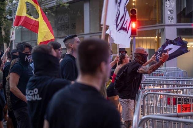 Protest Against the Migration Crisis Outside the Moroccan Consulate in Barcelona Several protesters gathered outside the Moroccan consulate on July 31, 2026, in Barcelona, Catalonia, Spain. The demonstration, organized by Núcleo Nacional, aims to express opposition to the migration crisis that has unfolded in Ceuta over the past few days, when more than 40,000 migrants swam across the Alboran Sea to enter Spanish territory. JULY 31, 2026 MOROCCAN CONSULATE MIGRANTS MIGRATION CRISIS CATALONIA NÚCLEO NACIONAL Lorena Sopê Barcelona Catalonia Barcelona Catalonia Spain  Copyright: xLorenaxSopÃªnax 7697785