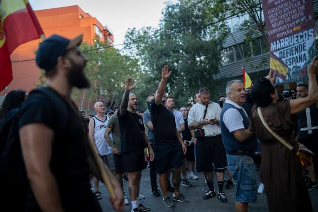 Protest Against the Migration Crisis Outside the Moroccan Consulate in Barcelona Several protesters gathered outside the Moroccan consulate on July 31, 2026, in Barcelona, Catalonia, Spain. The demonstration, organized by Núcleo Nacional, aims to express opposition to the migration crisis that has unfolded in Ceuta over the past few days, when more than 40,000 migrants swam across the Alboran Sea to enter Spanish territory. JULY 31, 2026 MOROCCAN CONSULATE MIGRANTS MIGRATION CRISIS CATALONIA NÚCLEO NACIONAL Lorena Sopê Barcelona Catalonia Barcelona Catalonia Spain  Copyright: xLorenaxSopÃªnax 7697796