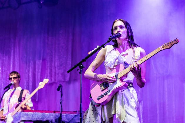 Green Juice Festival Bonn, 31.7.2026 Nina Kummer von Blond -- Das Green Juice Festival in Bonn feiert 2026 seinen 18. Geburtstag. Vom kleinen Privatkonzert hat es sich inzwischen zu einer festen Größe im Bonner Veranstaltungskalender gemausert. Das Festival findet an zwei Tagen im Park von Bonn-Beuel-Vilich statt. Es gibt eine große Bühne, den 1Live-Sektor-Bus und eine Newcomer-Stage. Bonn Park Neu-Vilich NRW Deutschland *** Green Juice Festival Bonn, July 31, 2026 Nina Kummer from Blond The Green Juice Festival in Bonn will celebrate its 18th anniversary in 2026. What started as a small private concert has since blossomed into a staple of Bonn’s event calendar. The festival takes place over two days in the park in Bonn Beuel Vilich. Copyright: xSebastianxDerixx