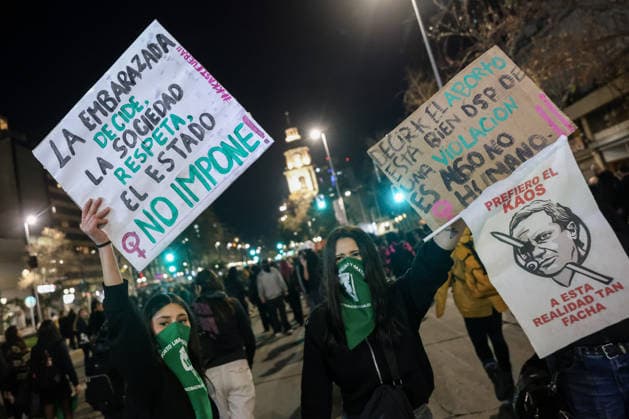 July 31, 2026, Santiago, Chile: Various feminist groups demonstrated in Santiago, Chile, against the bill proposing that women listen to the baby s heartbeat before undergoing an abortion. Santiago Chile  - ZUMAu105 20260731_zip_u105_016 Copyright: xManuelxUrzuax