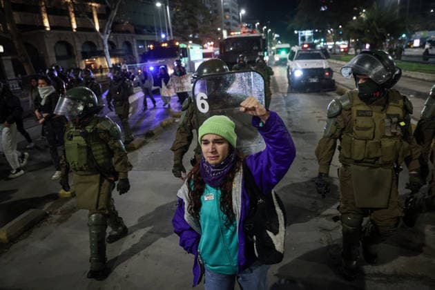 July 31, 2026, Santiago, Chile: Various feminist groups demonstrated in Santiago, Chile, against the bill proposing that women listen to the baby s heartbeat before undergoing an abortion. Santiago Chile - ZUMAu105 20260731_zip_u105_012 Copyright: xManuelxUrzuax