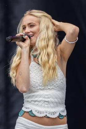 July 31, 2026, Chicago, Illinois, USA: Singer CLAIRE ROSINKRANZ during the Lollapalooza Music Festival at Grant Park in Chicago, Illinois Chicago USA  - ZUMAs135 20260731_zap_s135_056 Copyright: xDanielxDeSloverx