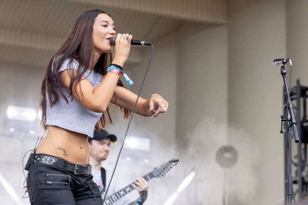 July 31, 2026, Chicago, Illinois, USA: Singer JULIA WOLF during the Lollapalooza Music Festival at Grant Park in Chicago, Illinois Chicago USA  - ZUMAs135 20260731_zap_s135_062 Copyright: xDanielxDeSloverx