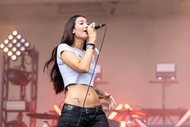 July 31, 2026, Chicago, Illinois, USA: Singer JULIA WOLF during the Lollapalooza Music Festival at Grant Park in Chicago, Illinois Chicago USA  - ZUMAs135 20260731_zap_s135_067 Copyright: xDanielxDeSloverx