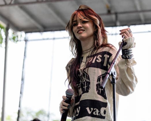 July 31, 2026, Chicago, Illinois, USA: Musician ELLA BOH during the Lollapalooza Music Festival at Grant Park in Chicago, Illinois Chicago USA  - ZUMAs135 20260731_zap_s135_077 Copyright: xDanielxDeSloverx