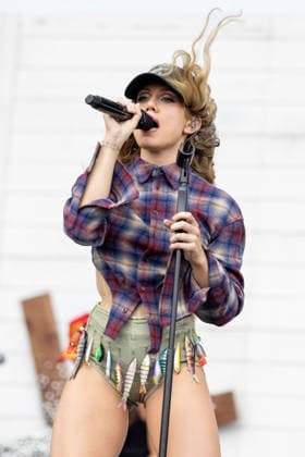July 31, 2026, Chicago, Illinois, USA: Singer SLAYYYTER (CATHERINE GRACE GARNER) during the Lollapalooza Music Festival at Grant Park in Chicago, Illinois Chicago USA  - ZUMAs135 20260731_zap_s135_127 Copyright: xDanielxDeSloverx