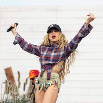 July 31, 2026, Chicago, Illinois, USA: Singer SLAYYYTER (CATHERINE GRACE GARNER) during the Lollapalooza Music Festival at Grant Park in Chicago, Illinois Chicago USA  - ZUMAs135 20260731_zap_s135_130 Copyright: xDanielxDeSloverx
