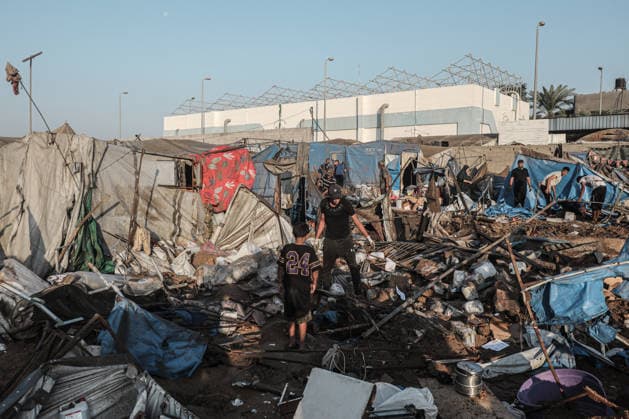 Israeli army targets medicine warehouse and tent camp in Deir al-Balah DEIR AL-BALAH, GAZA, PALESTINE - AUGUST 01: A view of the area following an Israeli airstrike targeting the medicine warehouse at Al-Aqsa Martyrs Hospital and the surrounding tent camp in Deir al-Balah, Gaza, Palestine on August 01, 2026. Moiz Salhi Anadolu Deir al-Balah Gaza. Editorial use only. Please get in touch for any other usage.  Copyright: x2026xAnadoluxMoizxSalhix