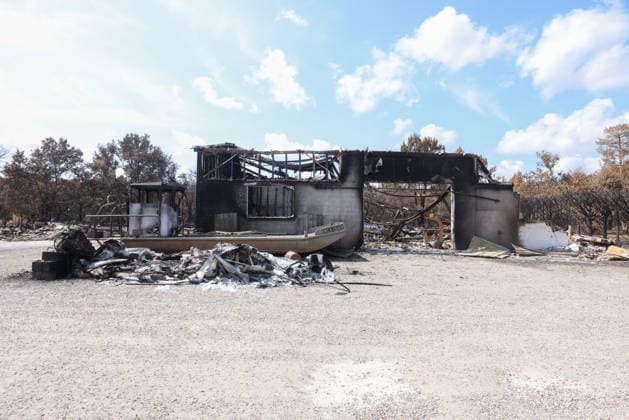 Fires in Gironde: One of the many homes and businesses destroyed on Avenue du Bassin d Arcachon in Le Porge, Gironde, on July 31, 2026. Jean Marc LHOMER, Bestimage France  Copyright: xJean-MarcxLhomerx xBestimagexJean-MarcxLhomerx xBestimagex