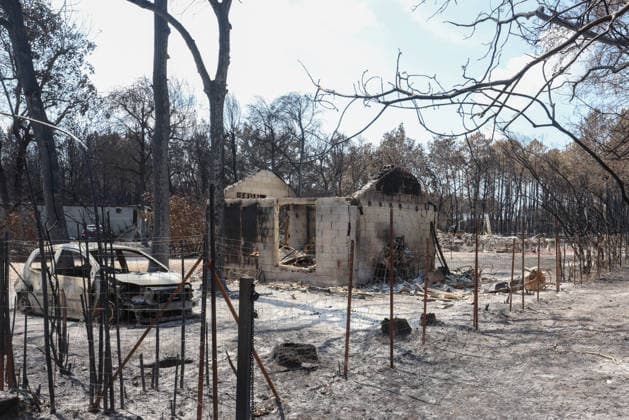 Fires in Gironde: One of the many homes destroyed on Avenue du Bassin d Arcachon in Le Porge, Gironde, on July 31, 2026. Jean Marc LHOMER, Bestimage France  Copyright: xJean-MarcxLhomerx xBestimagexJean-MarcxLhomerx xBestimagex