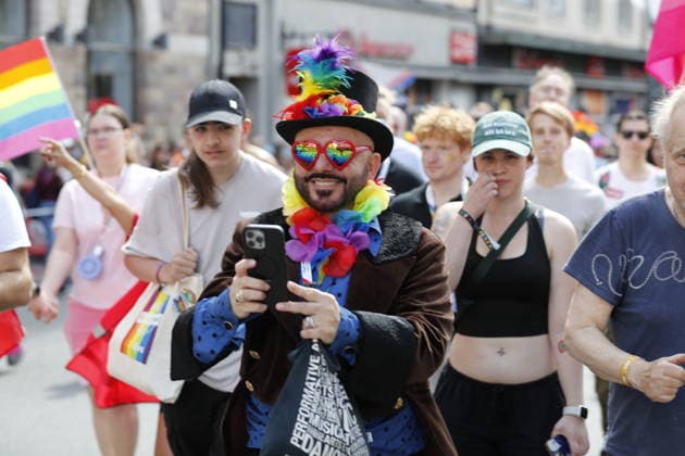 STOCKHOLM, SVERIGE 20260801 Stockholm Prides ordförande Tasso Stafilidis i prideparaden som gar fran Norr Mälarstrand till Slussen under arets Stockholm Pride STOCKHOLM SVERIGE x11700x *** STOCKHOLM, SWEDEN 20260801 Tasso Stafilidis, chair of Stockholm Pride, at the Pride parade, which runs from Norr Mälarstrand to Slussen during this year’s Stockholm Pride STOCKHOLM SWEDEN x11700x  Copyright: xMagnusxGrimstedt TTx STOCKHOLM PRIDE nB7SK0fHrd4