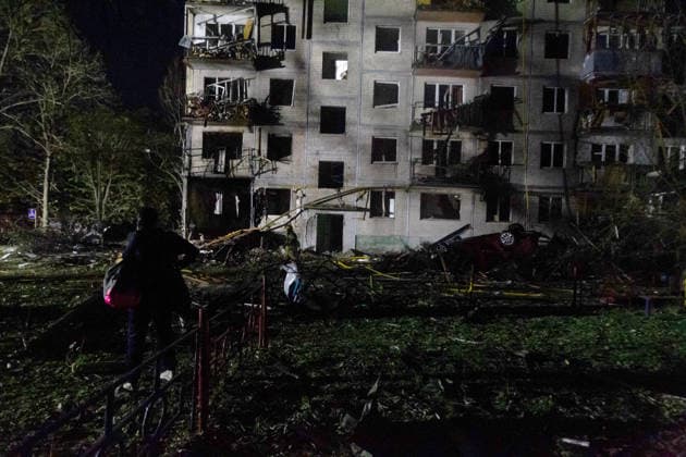 A five-storey apartment block is partially destroyed in an overnight Russian strike in the Solomianskyi district, Kyiv, Ukraine, August 1, 2026. The attack caused partial collapse and fire in the building. Rescue workers evacuated 35 residents from the upper floors. Two people were killed and eight injured. (Photo by Kyrylo Chubotin Ukrinform) Russian attack damages apartment block in Kyiv’s Solomianskyi district  Copyright: xKyryloxChubotinx