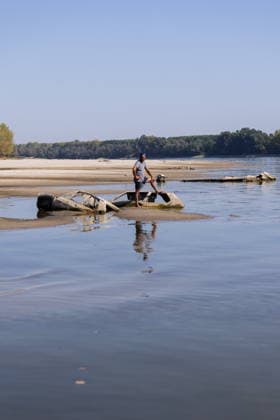 Batina 010826. Historically low water level of the Danube has revealed the remains of old cars, ships and weapons in its riverbed. Photo: Marin Franov CROPIX Copyright: xxMarinxFranovx batina_vodostaj18-010826