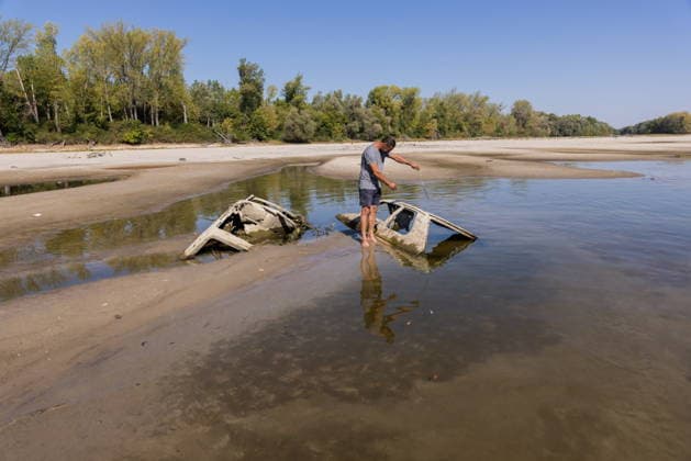 Batina 010826. Historically low water level of the Danube has revealed the remains of old cars, ships and weapons in its riverbed. Photo: Marin Franov CROPIX Copyright: xxMarinxFranovx batina_vodostaj33-010826