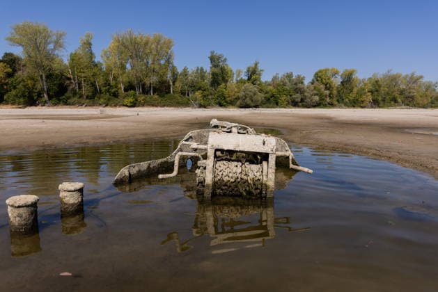 Batina 010826. Historically low water level of the Danube has revealed the remains of old cars, ships and weapons in its riverbed. Photo: Marin Franov CROPIX Copyright: xxMarinxFranovx batina_vodostaj39-010826