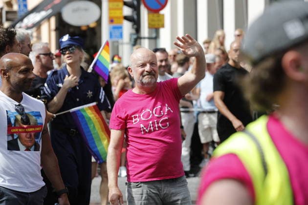 STOCKHOLM, SVERIGE 20260801 Jonas Gardell i Prideparaden som gar fran Norr Mälarstrand till Slussen under arets Stockholm Pride STOCKHOLM SVERIGE x11700x *** STOCKHOLM, SWEDEN 20260801 Jonas Gardell at the Pride Parade, which runs from Norr Mälarstrand to Slussen during this year s Stockholm Pride STOCKHOLM SWEDEN x11700x  Copyright: xMagnusxGrimstedt TTx STOCKHOLM PRIDE 9A5KWiF8T-s