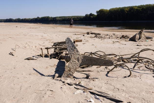 Batina 010826. Historically low water level of the Danube has revealed the remains of old cars, ships and weapons in its riverbed. Photo: Marin Franov CROPIX Copyright: xxMarinxFranovx batina_vodostaj7-010826
