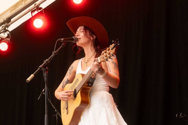 Katacombs in concert at Cambridge Folk Festival at Cherry Hinton Hall Park in Cambridge, UK on 01 August 2026 Katacombs (Katerina Kiranos) performing with Katacombs in concert at Cambridge Folk Festival at Cherry Hinton Hall Park in Cambridge, UK on 01 August 2026, Credit:Stephen Keable Avalon UK, Cambridgeshire, Cambridge, Cherry Hinton Hall Park  Copyright: xStephenxKeablex xAvalonx 1120109615