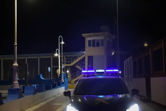 Attempted Border Fence Crossing in Melilla MELILLA, SPAIN AUGUST 1, 2026: Spanish security forces respond to multiple attempted irregular border crossings along the Spain Morocco border in Melilla. A large group of migrants first attempted to enter the Spanish enclave through the South Breakwater (Dique Sur). After they were intercepted, a security operation was deployed at the Beni-Enzar border crossing, where another group attempted to scale the Melilla border fence. According to the Spanish Government Delegation, 19 migrants entered Melilla by sea, including 15 unaccompanied minors and four women. Authorities said the number of people who may have entered through the border fence has not yet been confirmed. Melilla Spain Copyright: x xMohaxBelkasenx xJNAxPressx